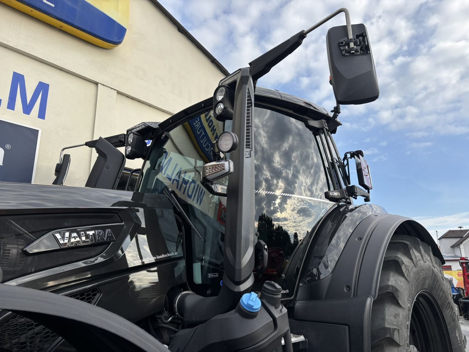 Traktor des Typs Valtra Q305, Gebrauchtmaschine in Göpfritz (Bild 3)