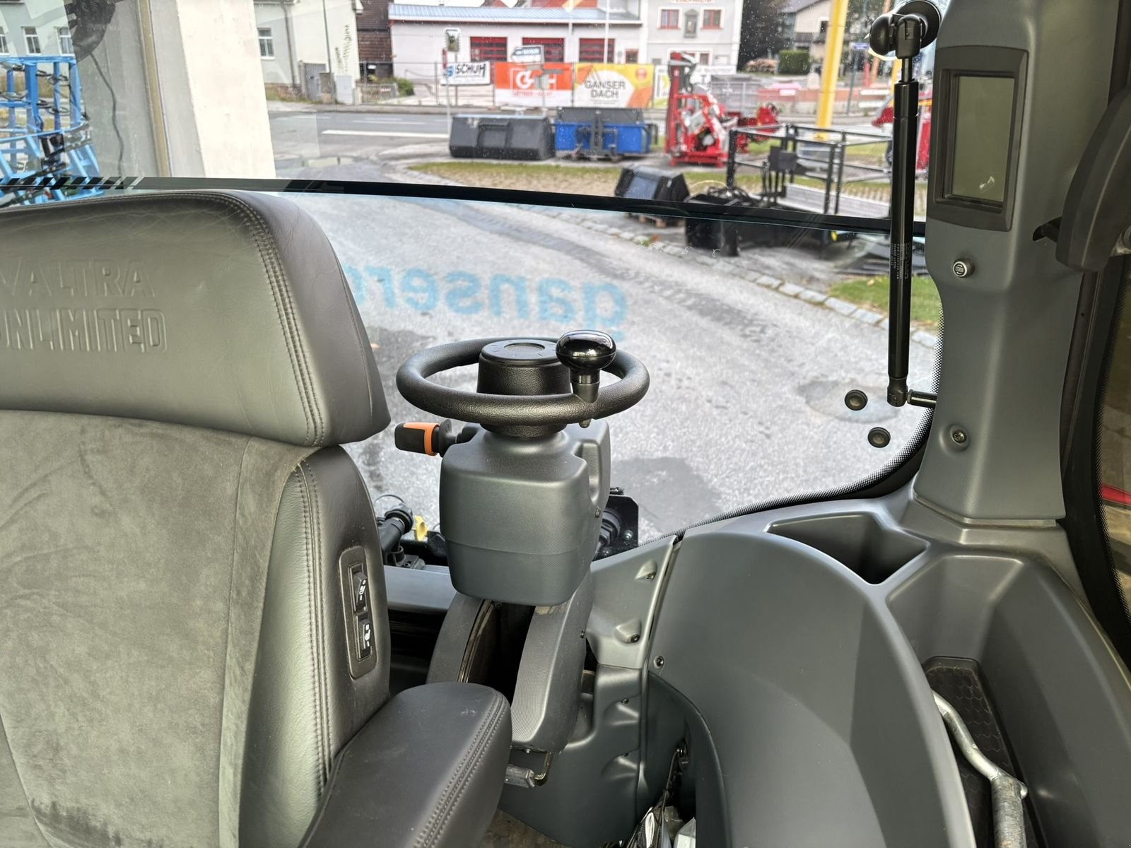 Traktor des Typs Valtra Q305, Gebrauchtmaschine in Göpfritz (Bild 12)