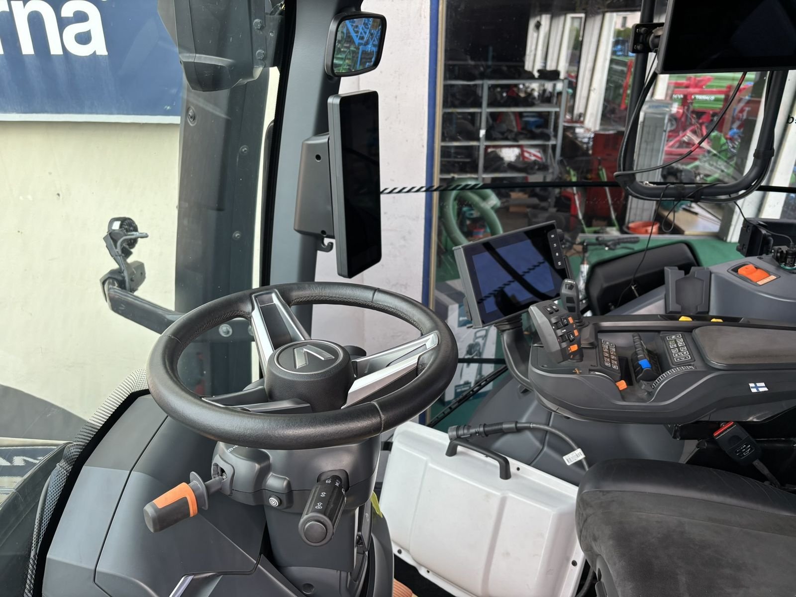 Traktor des Typs Valtra Q305, Gebrauchtmaschine in Göpfritz (Bild 9)