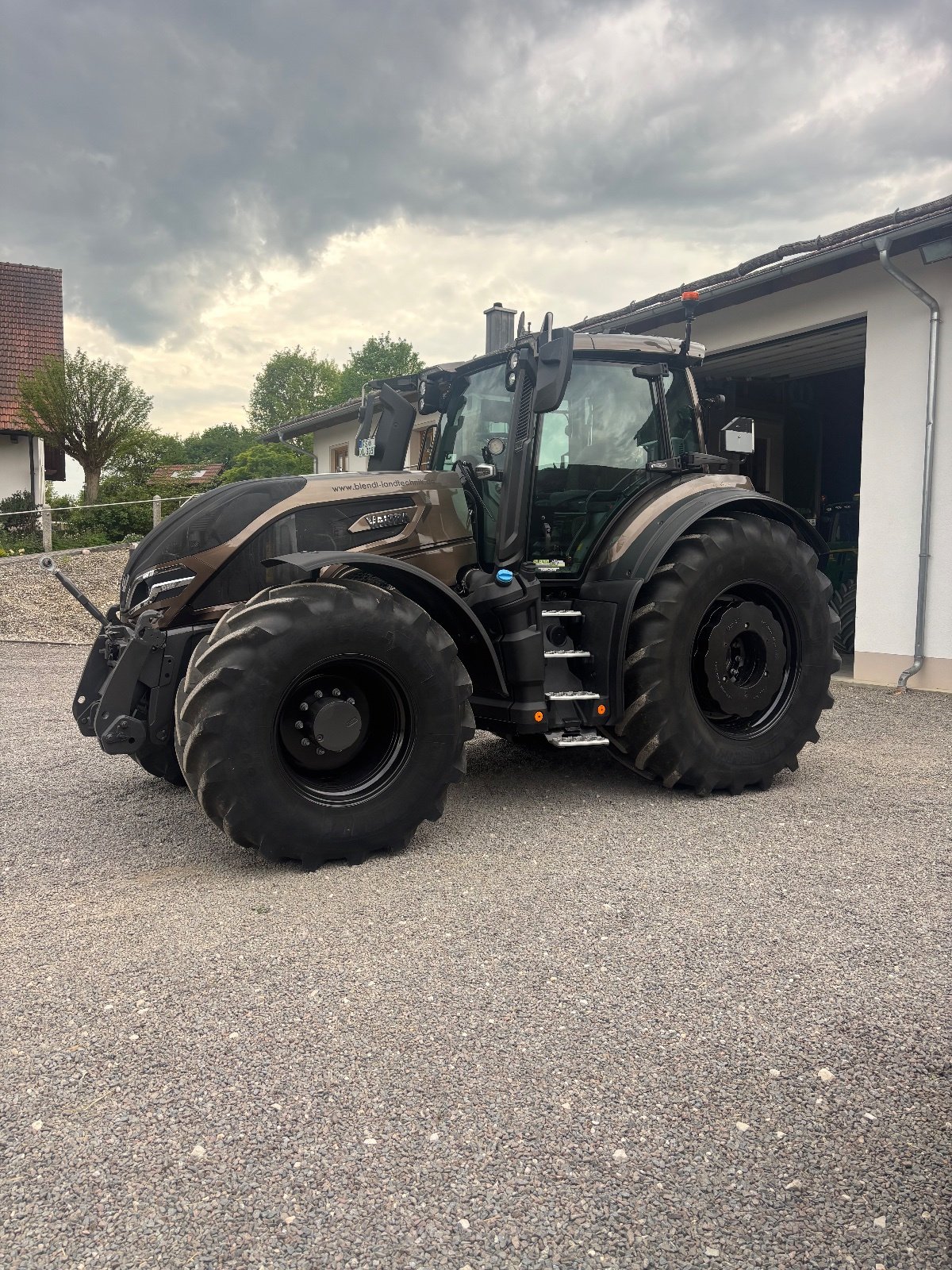 Traktor del tipo Valtra Q305, Gebrauchtmaschine In Mauern (Immagine 2)