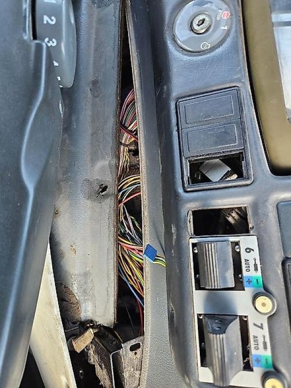 Traktor типа Valtra S 280, Gebrauchtmaschine в Honigsee (Фотография 16)