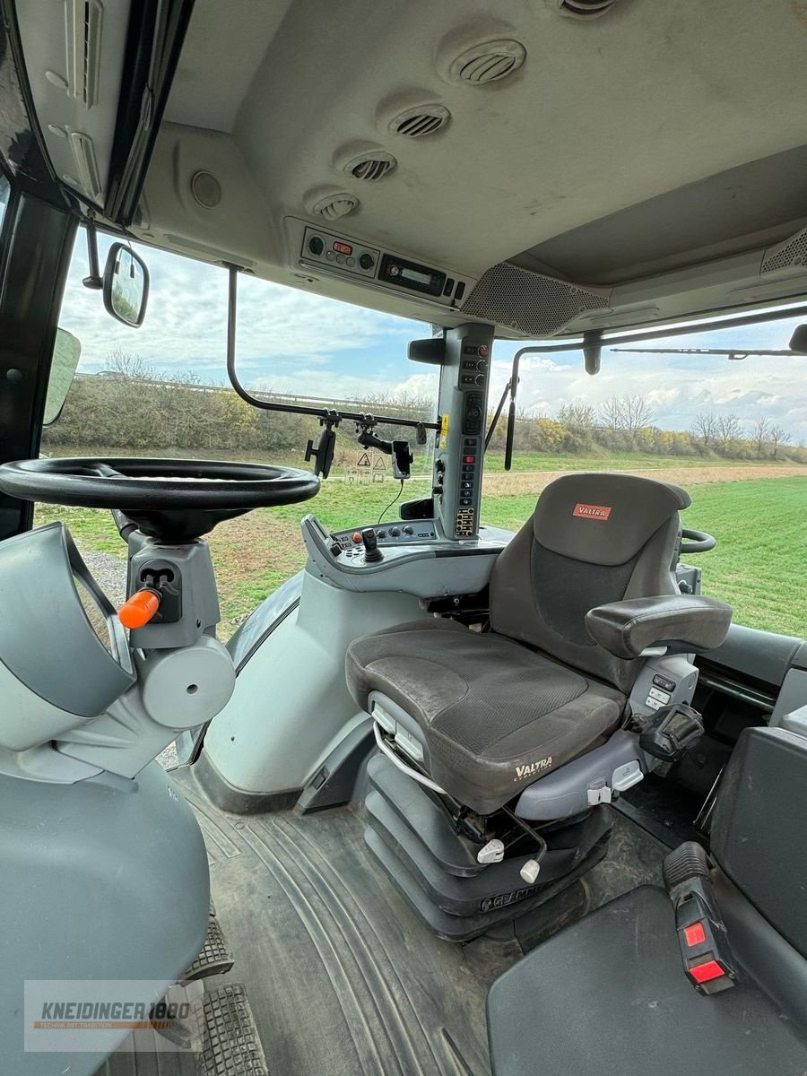 Traktor of the type Valtra S 374, Gebrauchtmaschine in Altenfelden (Picture 8)