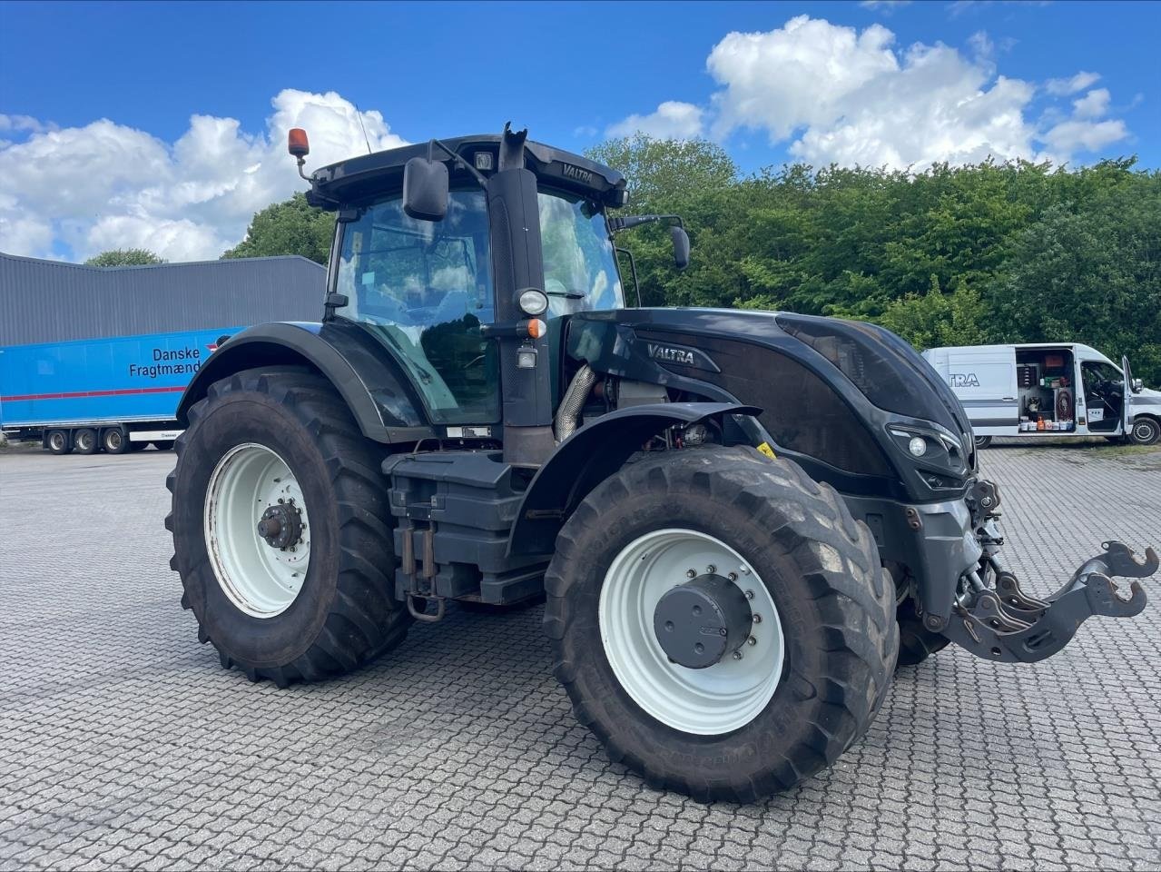 Traktor от тип Valtra S 374, Gebrauchtmaschine в Egtved (Снимка 9)