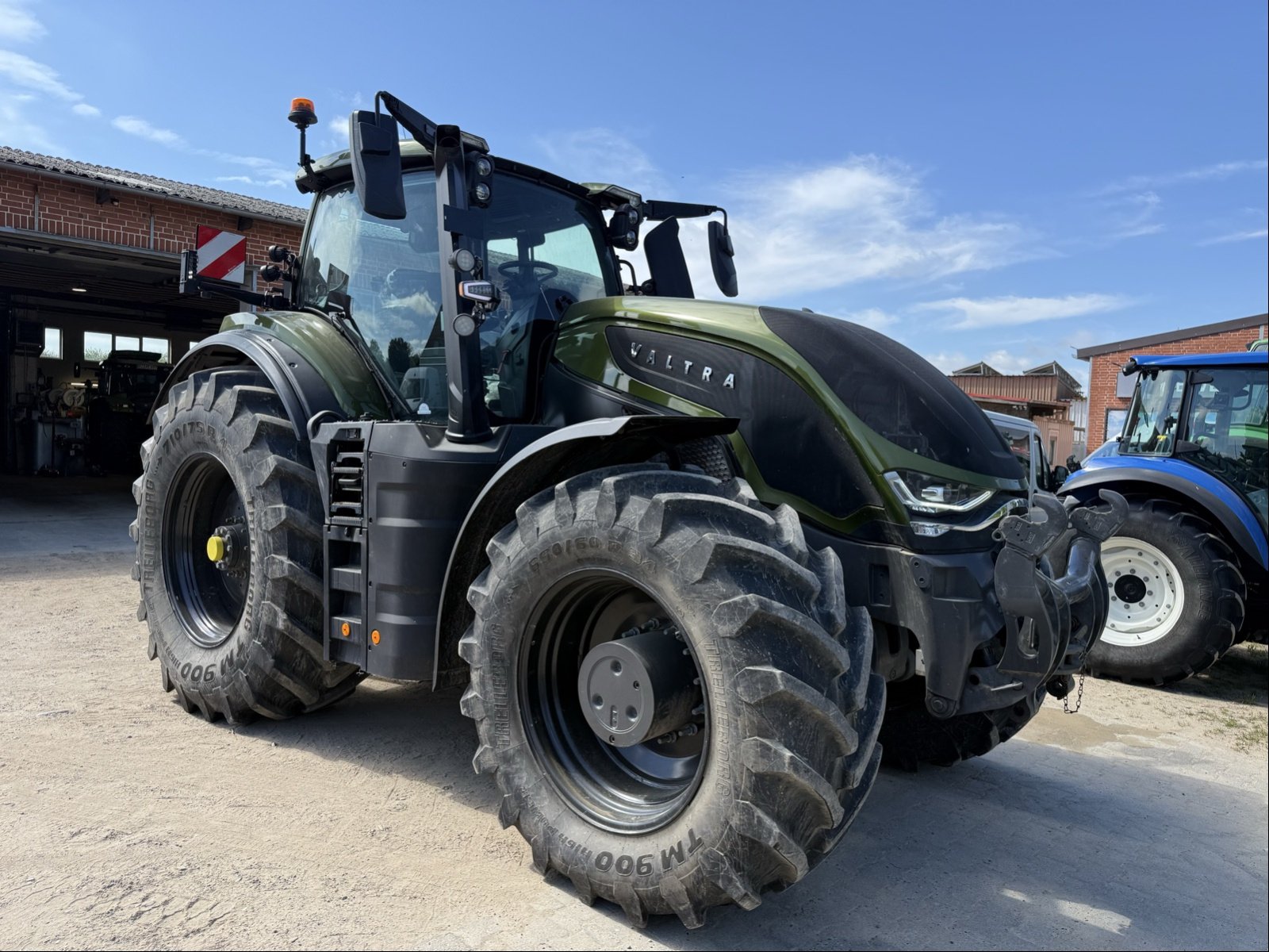 Traktor от тип Valtra S 376, Gebrauchtmaschine в Gadebusch (Снимка 1)