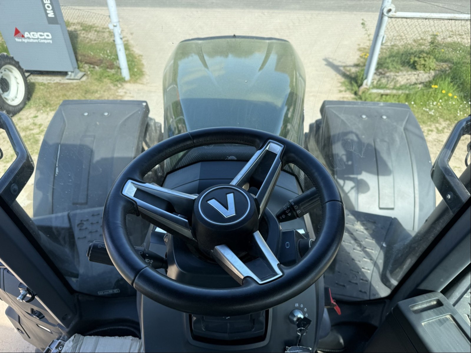 Traktor от тип Valtra S 376, Gebrauchtmaschine в Gadebusch (Снимка 15)