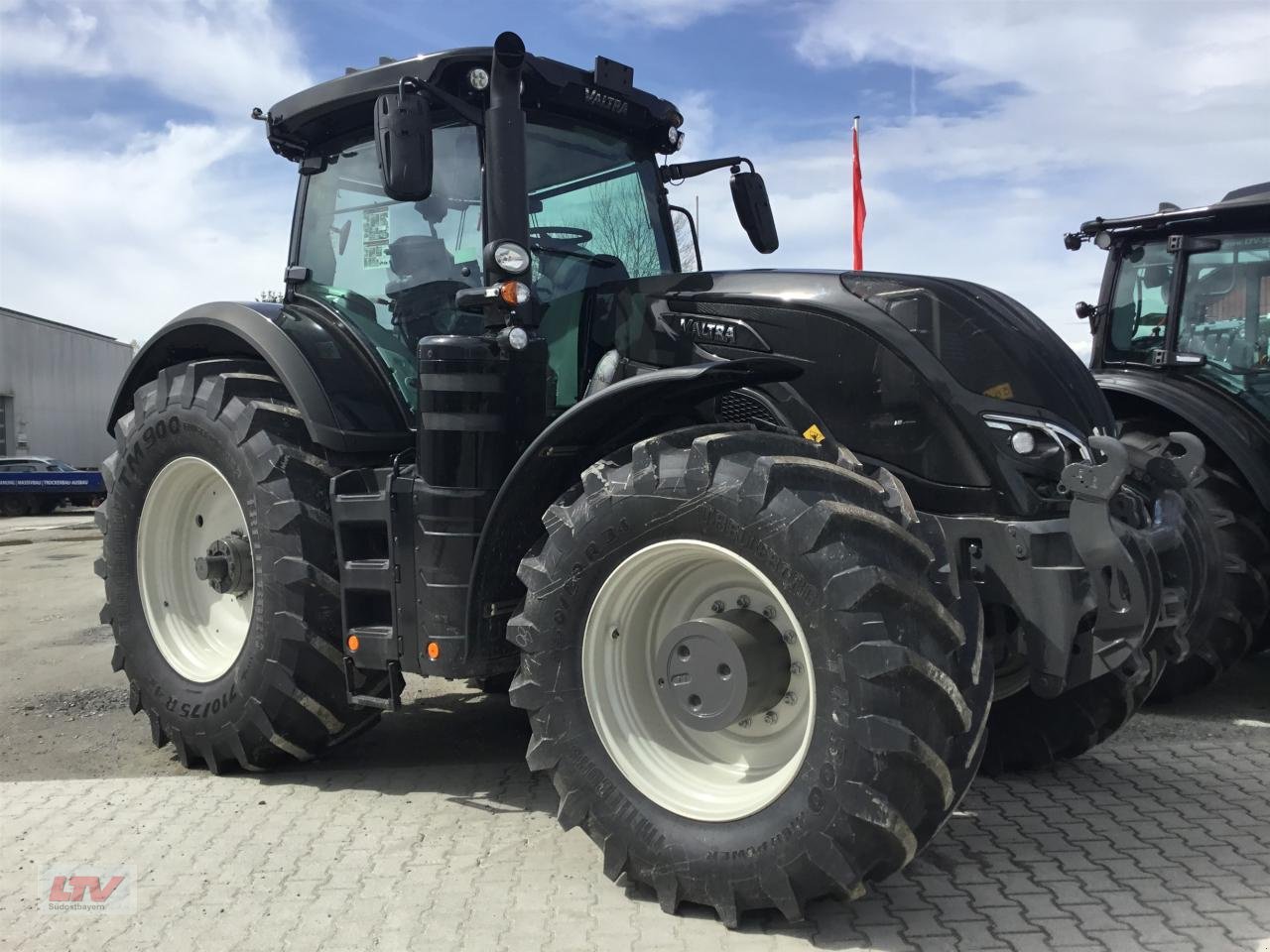 Traktor типа Valtra S 394 TW, Gebrauchtmaschine в Eggenfelden (Фотография 1)