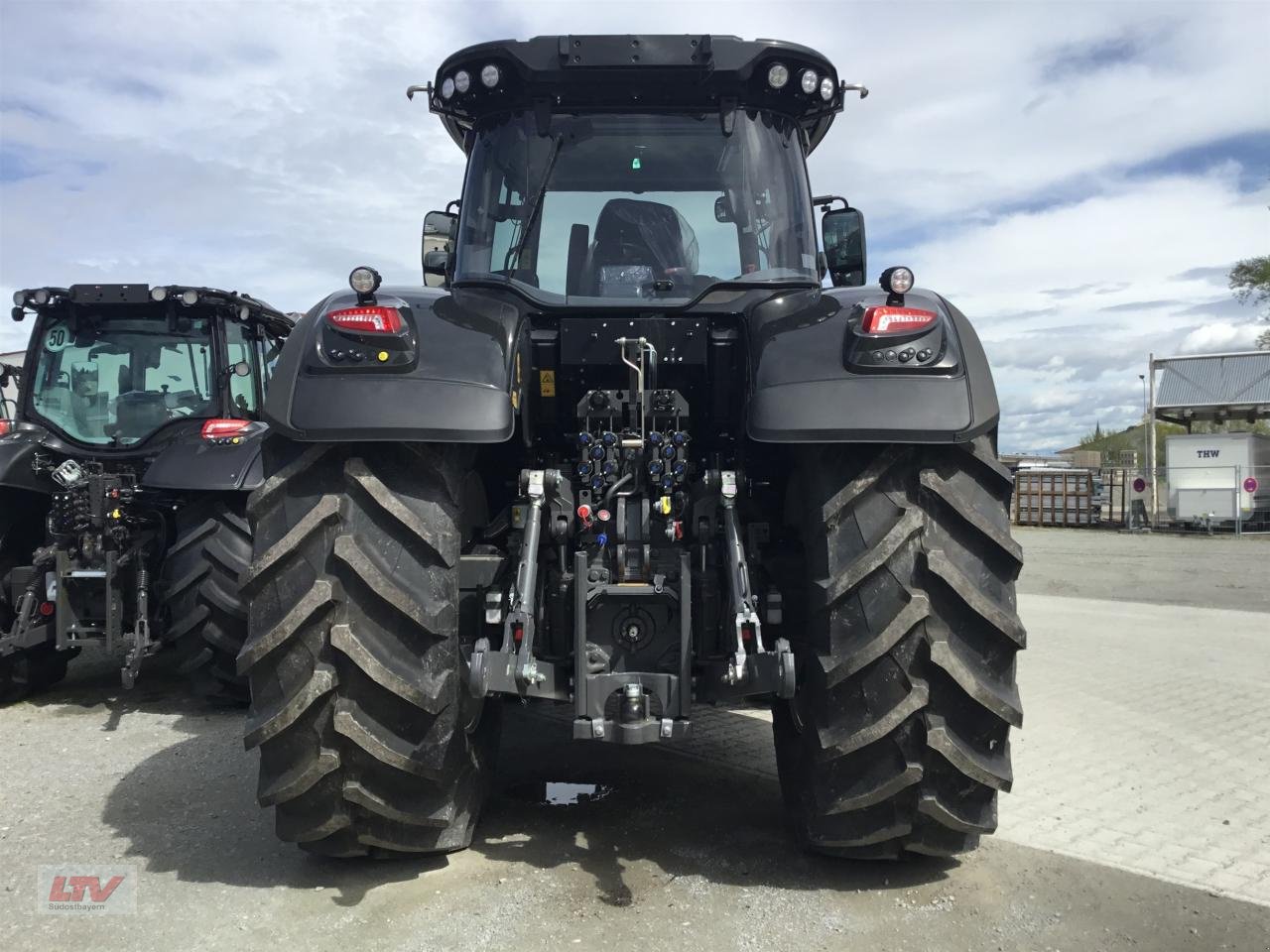 Traktor типа Valtra S 394 TW, Gebrauchtmaschine в Eggenfelden (Фотография 5)