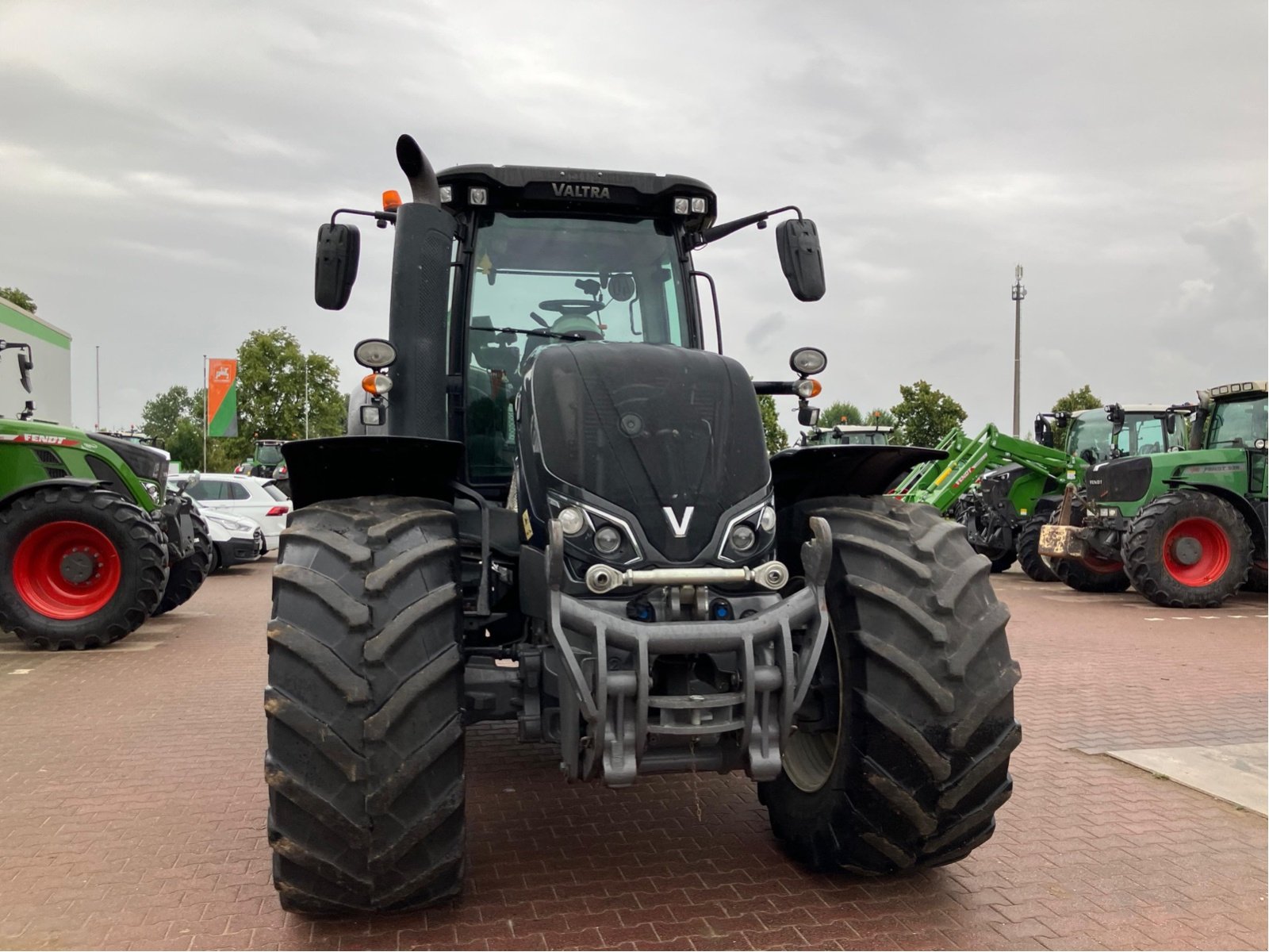 Traktor des Typs Valtra S 394, Gebrauchtmaschine in Goldberg (Bild 5)