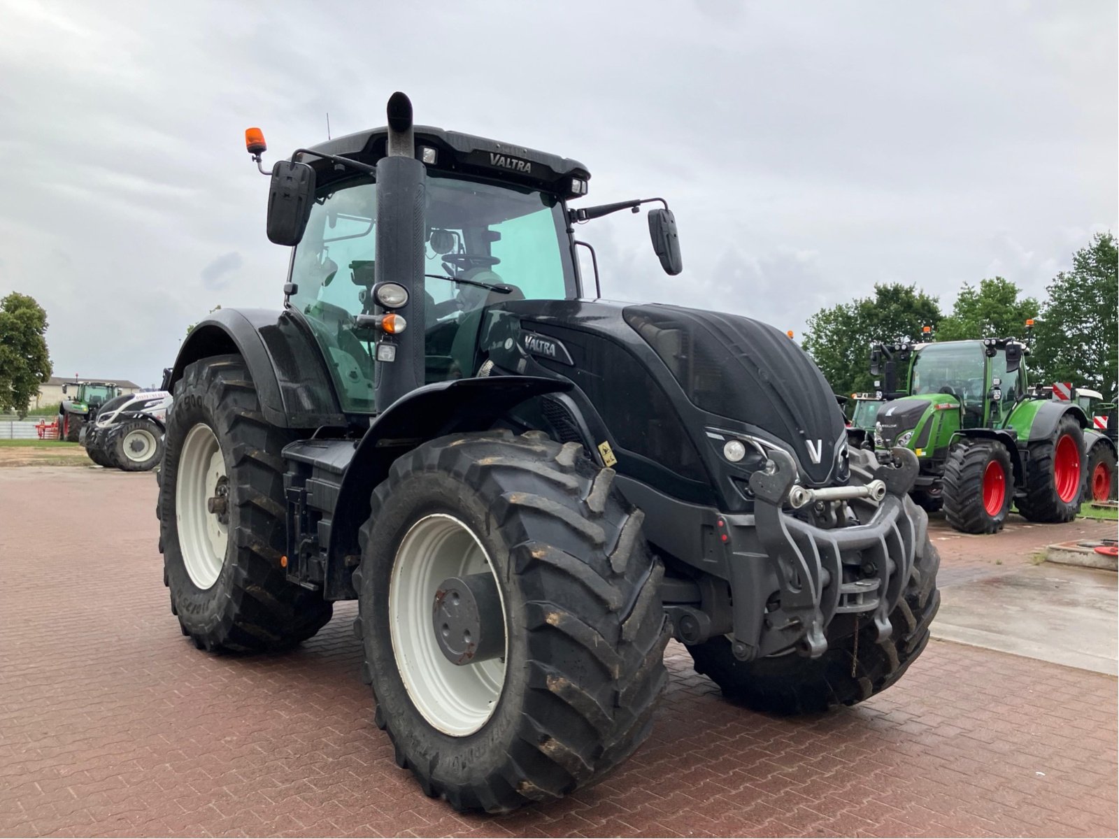 Traktor des Typs Valtra S 394, Gebrauchtmaschine in Goldberg (Bild 7)