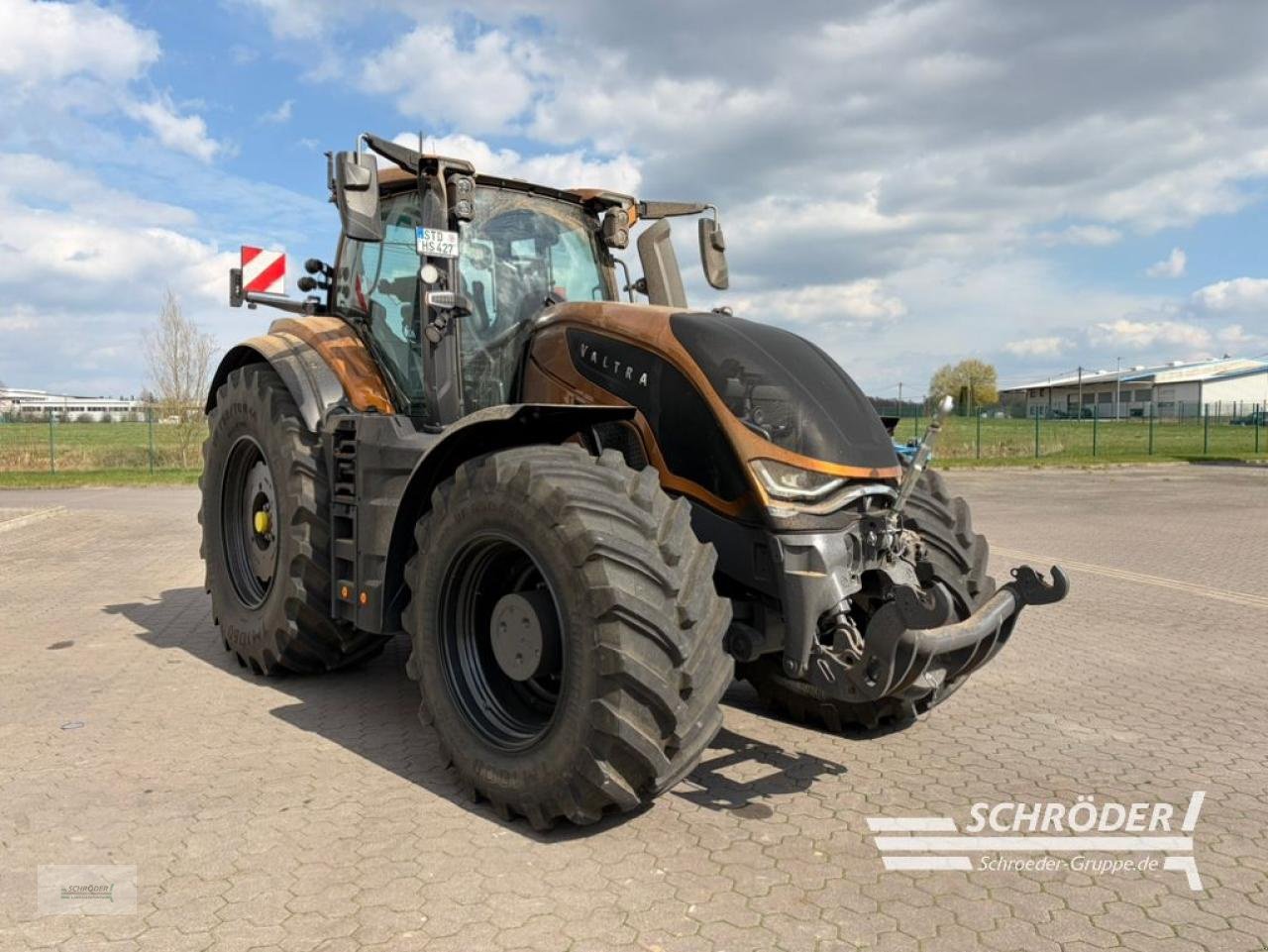 Traktor des Typs Valtra S 416, Neumaschine in Leizen (Bild 3)