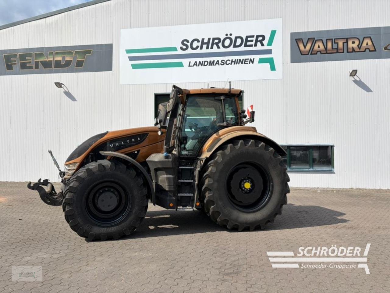 Traktor des Typs Valtra S 416, Neumaschine in Leizen (Bild 4)