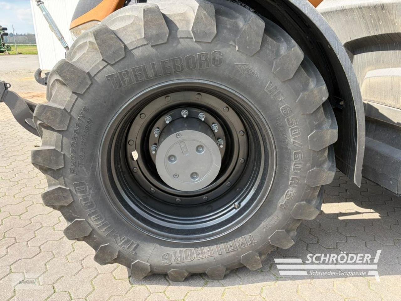 Traktor des Typs Valtra S 416, Neumaschine in Leizen (Bild 5)