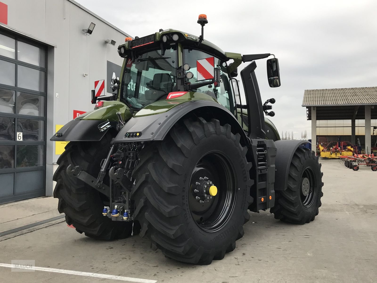 Traktor tipa Valtra S 416, Vorführmaschine u Burgkirchen (Slika 10)