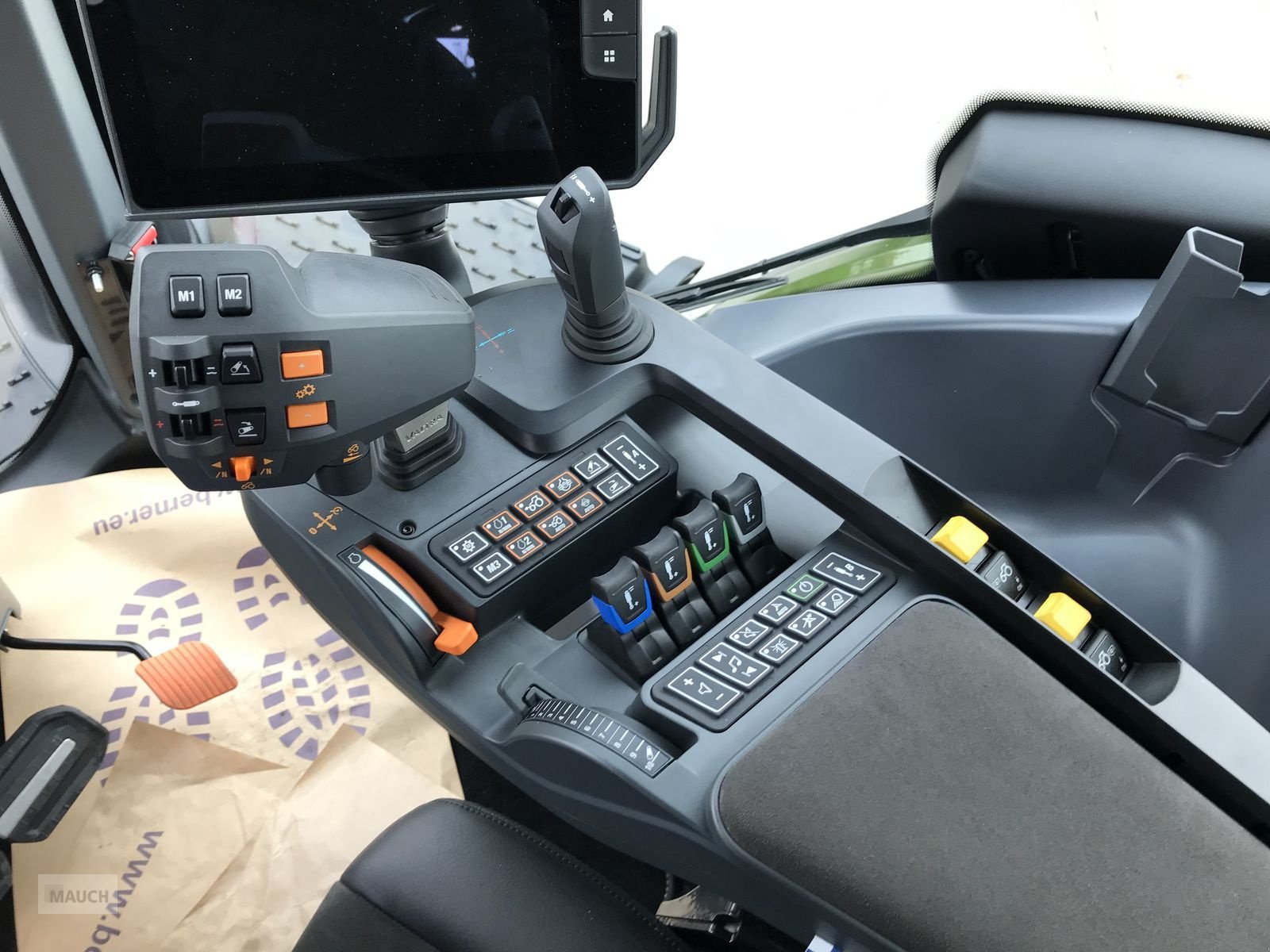 Traktor tipa Valtra S 416, Vorführmaschine u Burgkirchen (Slika 13)