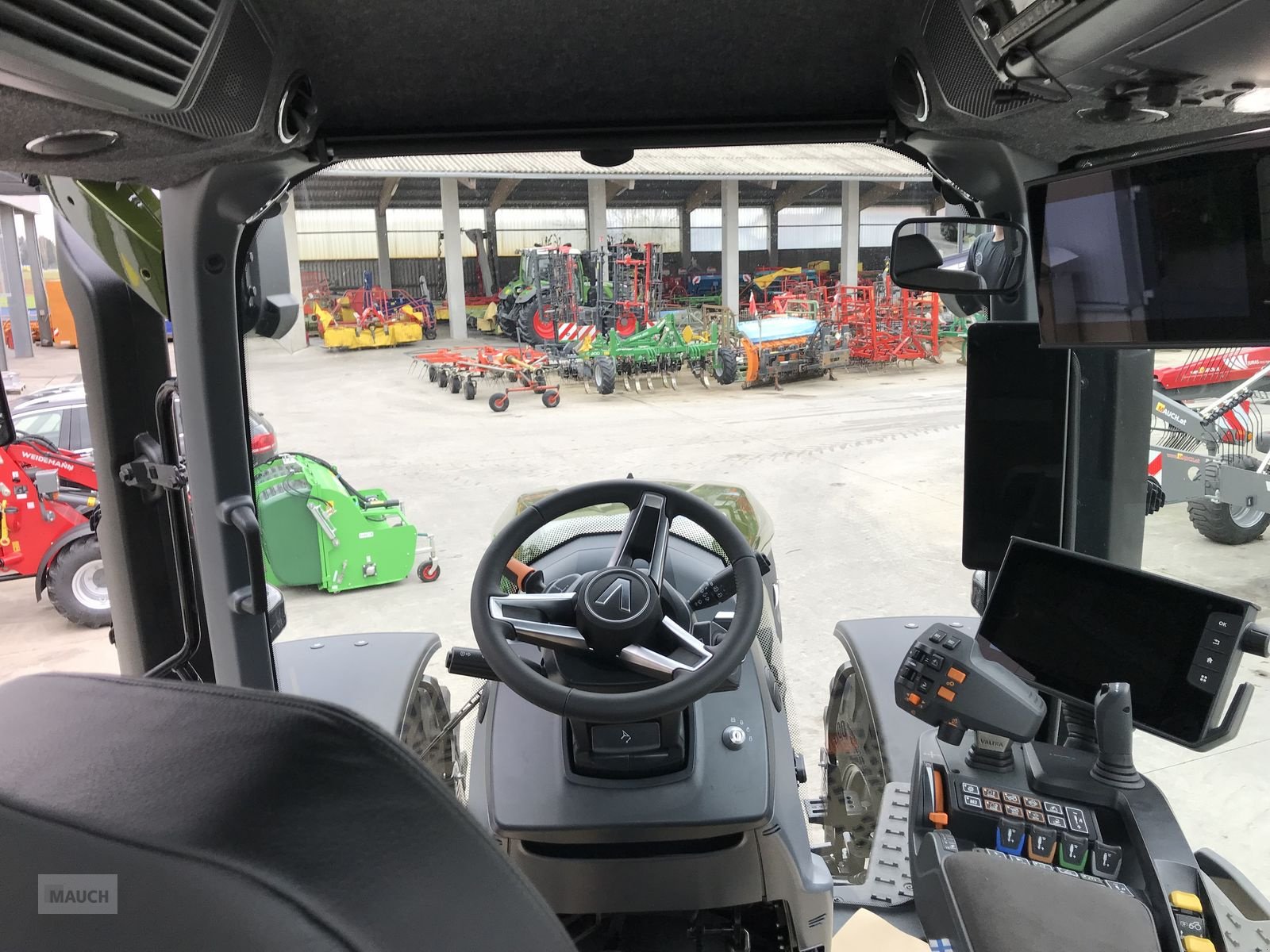 Traktor tipa Valtra S 416, Vorführmaschine u Burgkirchen (Slika 26)