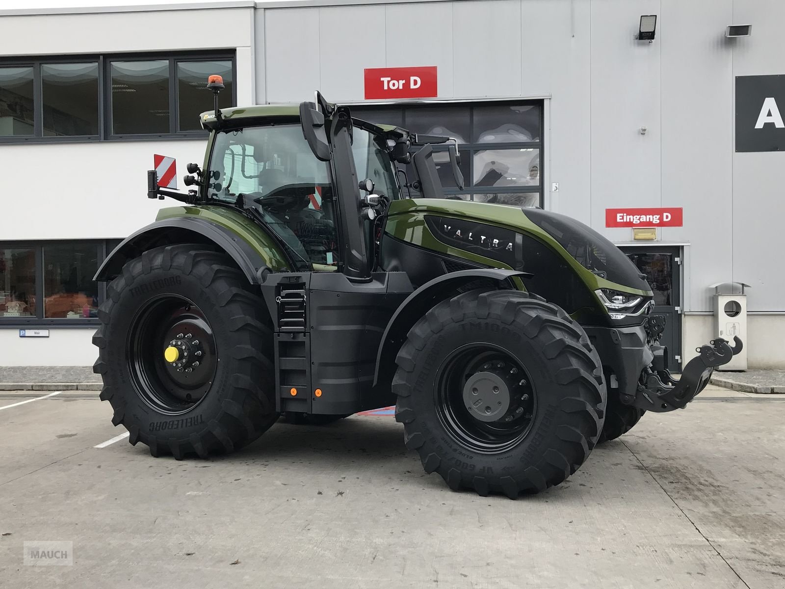 Traktor des Typs Valtra S 416, Vorführmaschine in Burgkirchen (Bild 2)