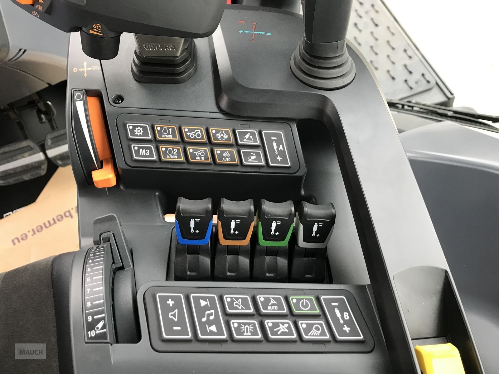 Traktor tipa Valtra S 416, Vorführmaschine u Burgkirchen (Slika 14)