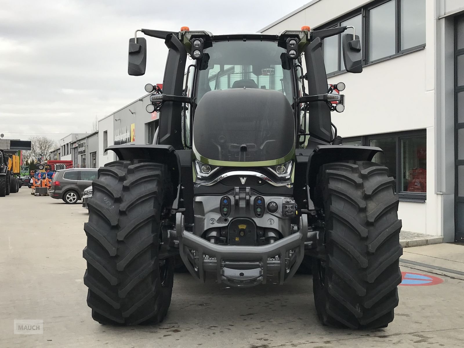 Traktor tipa Valtra S 416, Vorführmaschine u Burgkirchen (Slika 3)