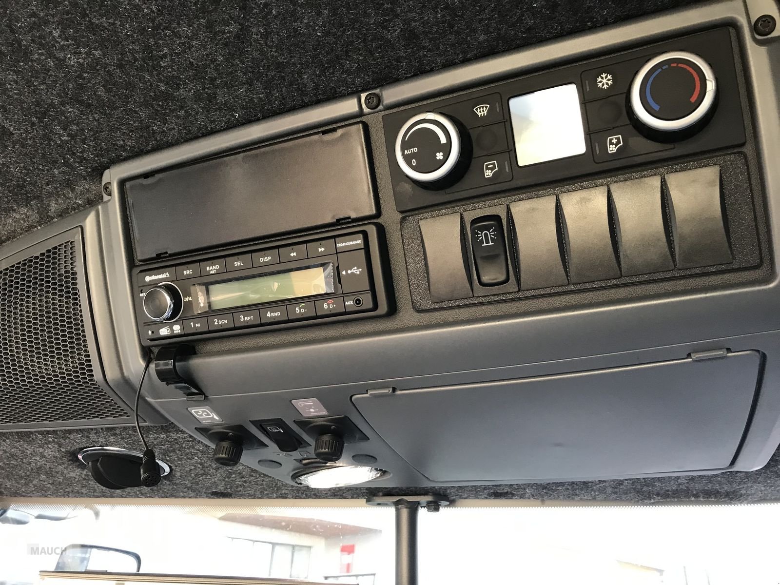 Traktor des Typs Valtra S 416, Neumaschine in Burgkirchen (Bild 21)