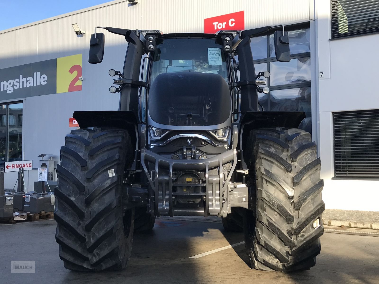 Traktor des Typs Valtra S 416, Neumaschine in Burgkirchen (Bild 2)