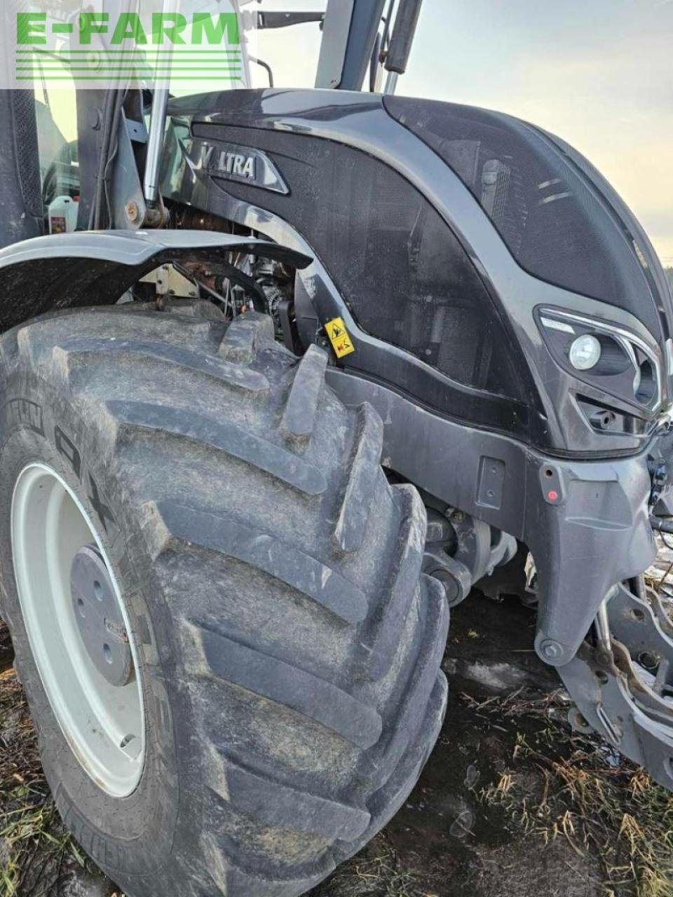 Traktor des Typs Valtra S294, Gebrauchtmaschine in Hamburg (Bild 7)