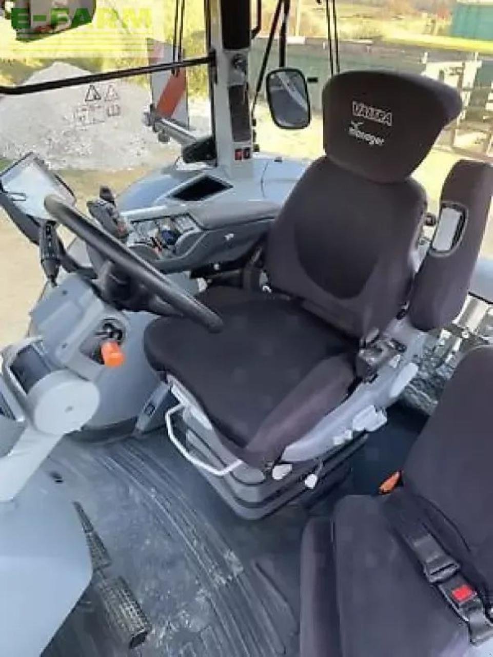 Traktor van het type Valtra s294, Gebrauchtmaschine in MONFERRAN (Foto 6)