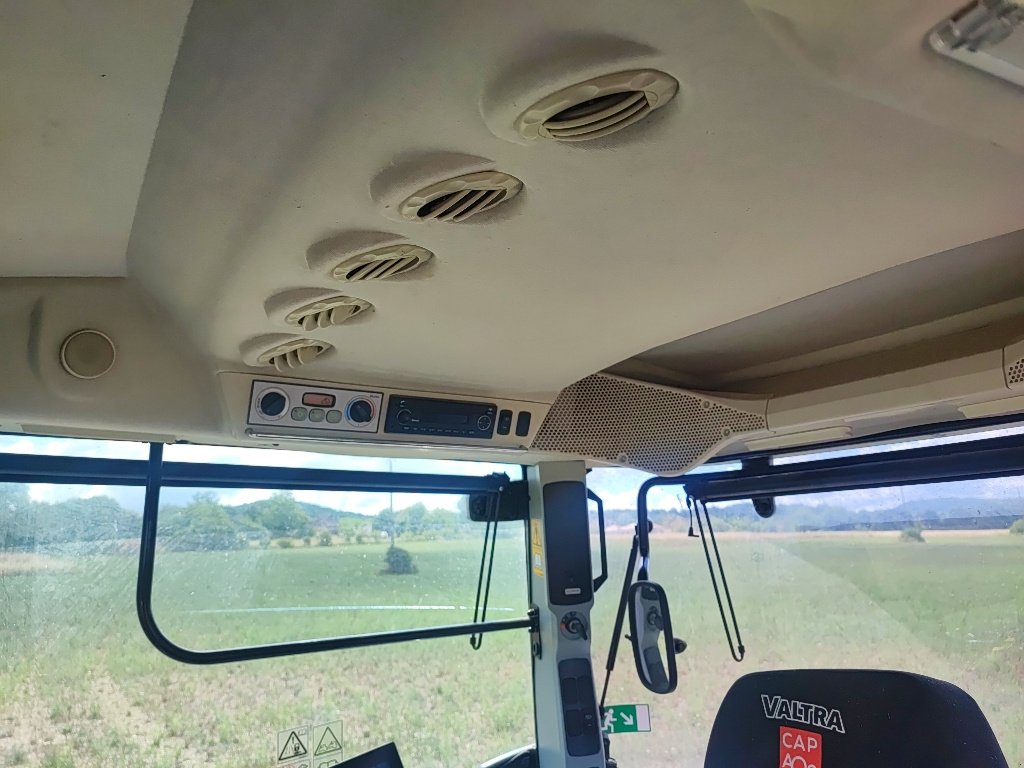 Traktor typu Valtra S294, Gebrauchtmaschine v LABASTIDE MURAT (Obrázek 9)