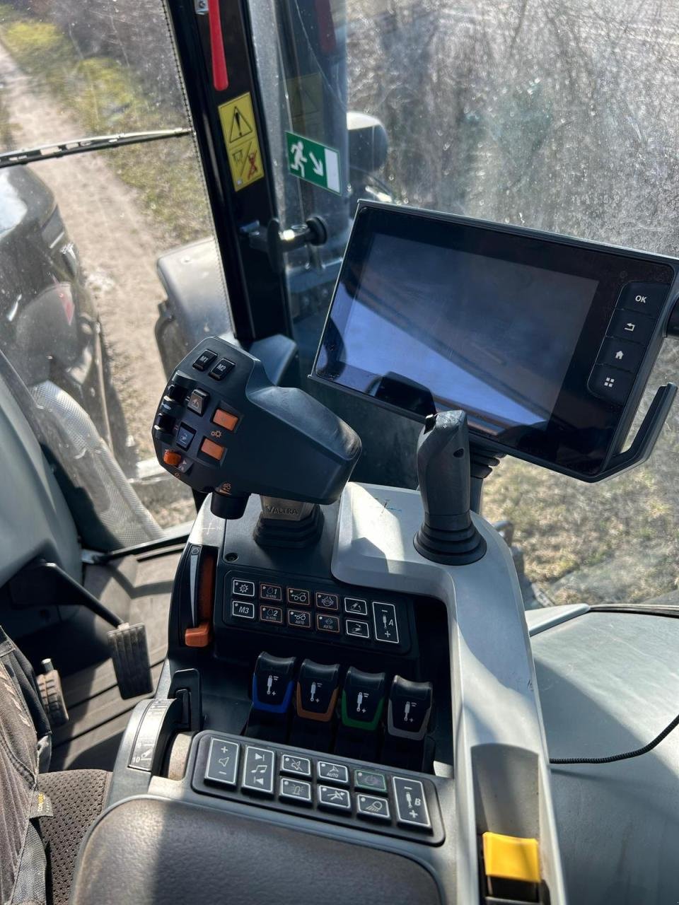 Traktor del tipo Valtra S294, Gebrauchtmaschine In Könnern (Immagine 7)