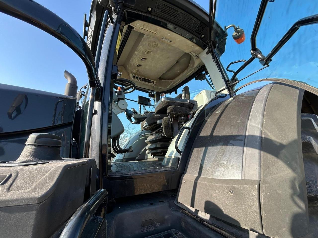 Traktor del tipo Valtra S294, Gebrauchtmaschine In Könnern (Immagine 9)