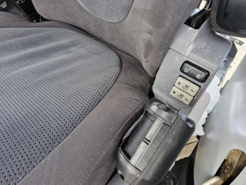 Traktor typu Valtra S323, Gebrauchtmaschine v BRAY en Val (Obrázek 10)