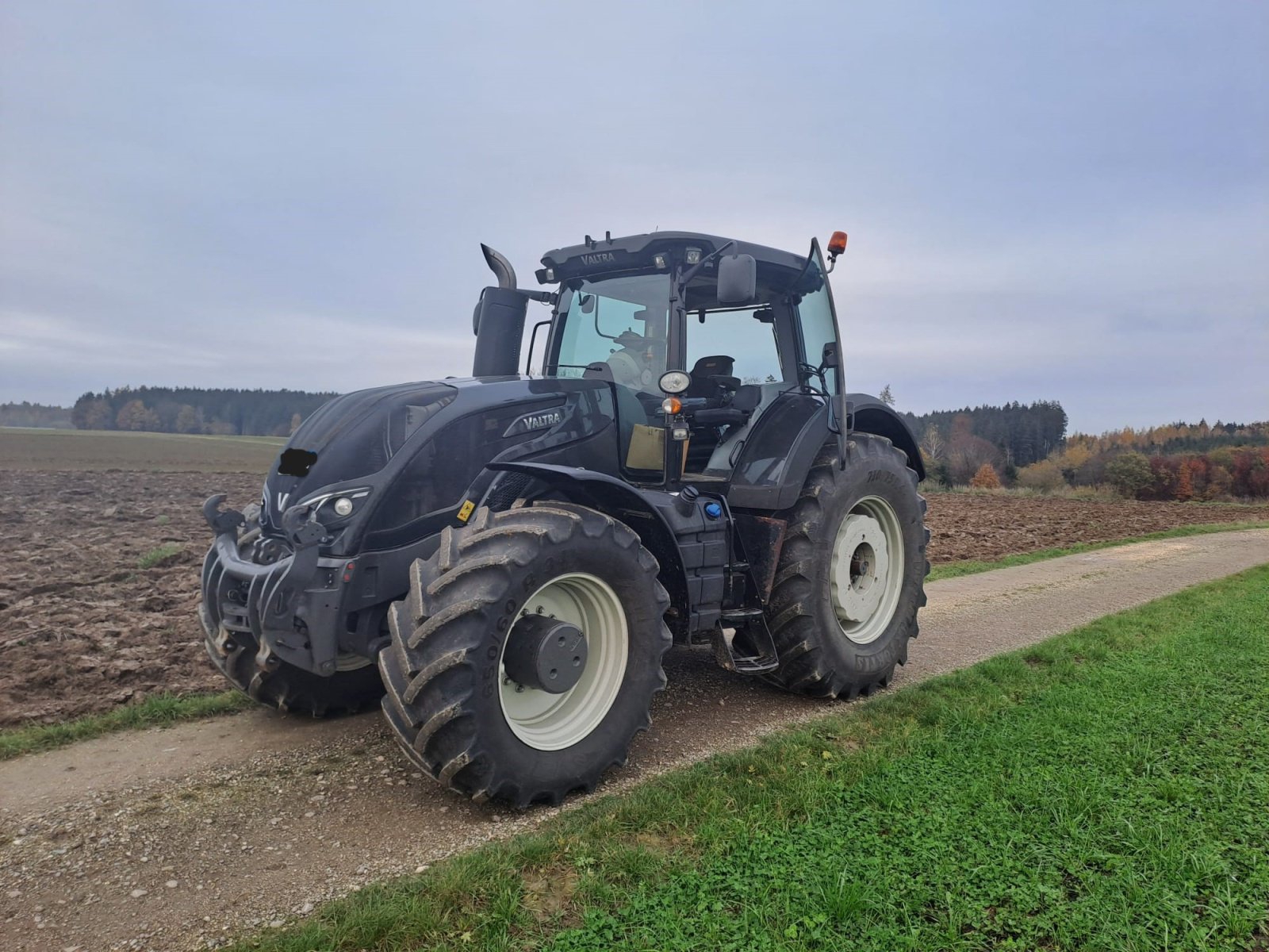 Traktor du type Valtra S354, Gebrauchtmaschine en Deisenhausen (Photo 2)