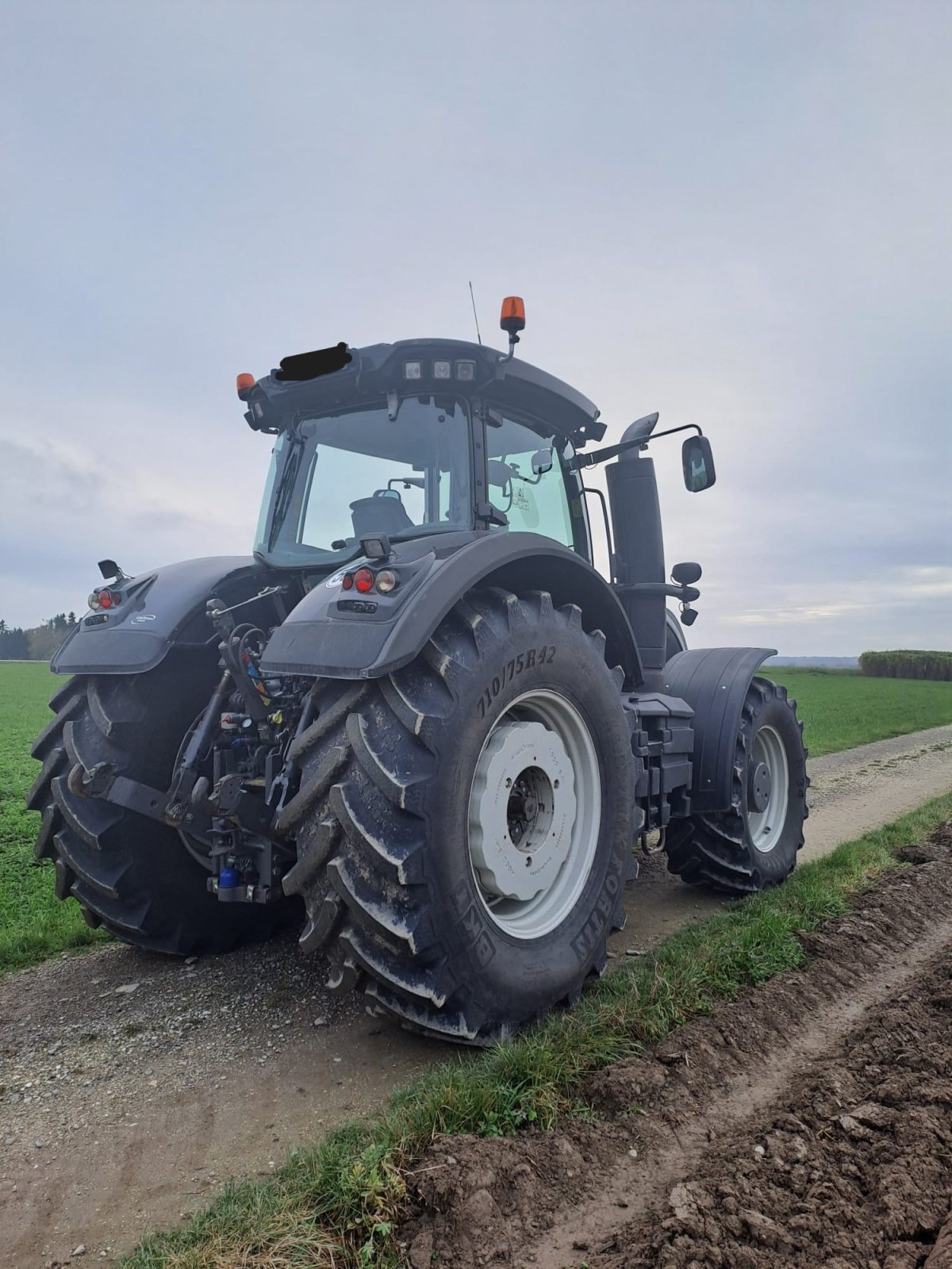 Traktor du type Valtra S354, Gebrauchtmaschine en Deisenhausen (Photo 4)