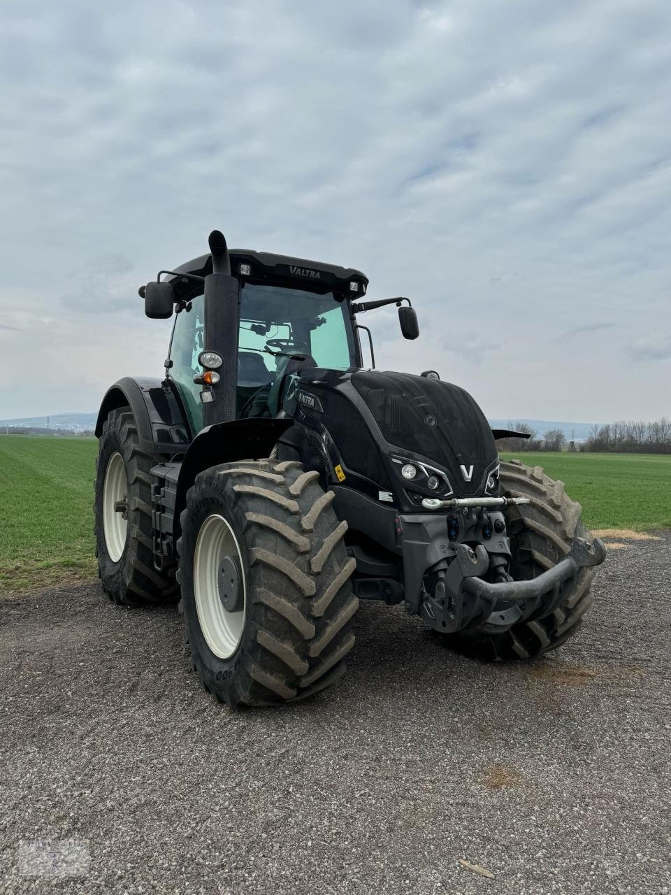 Traktor del tipo Valtra S374 mit RÜFA, Gebrauchtmaschine In Pragsdorf (Immagine 3)