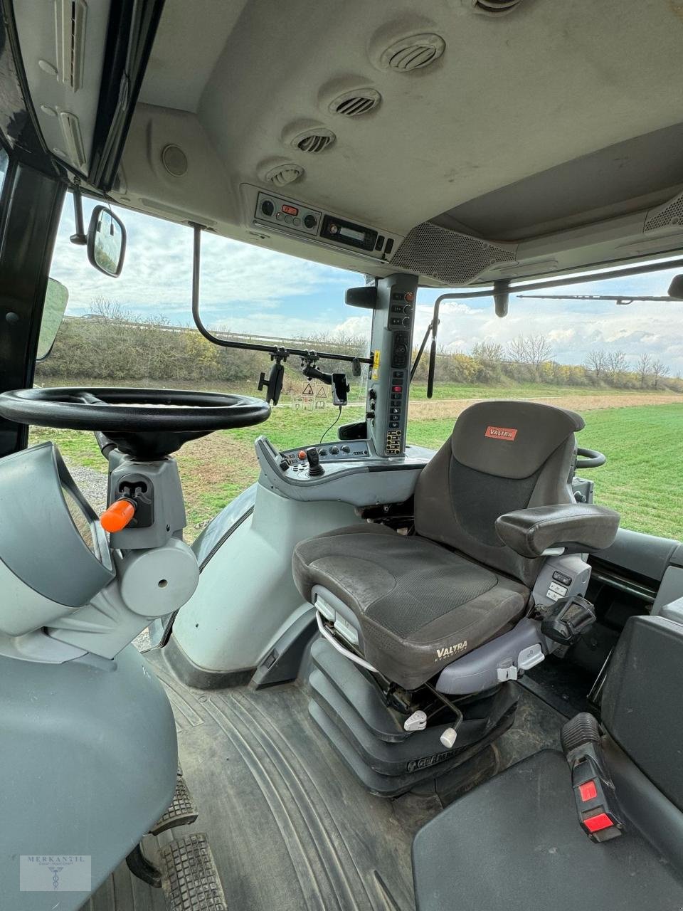 Traktor del tipo Valtra S374 mit RÜFA, Gebrauchtmaschine In Pragsdorf (Immagine 9)