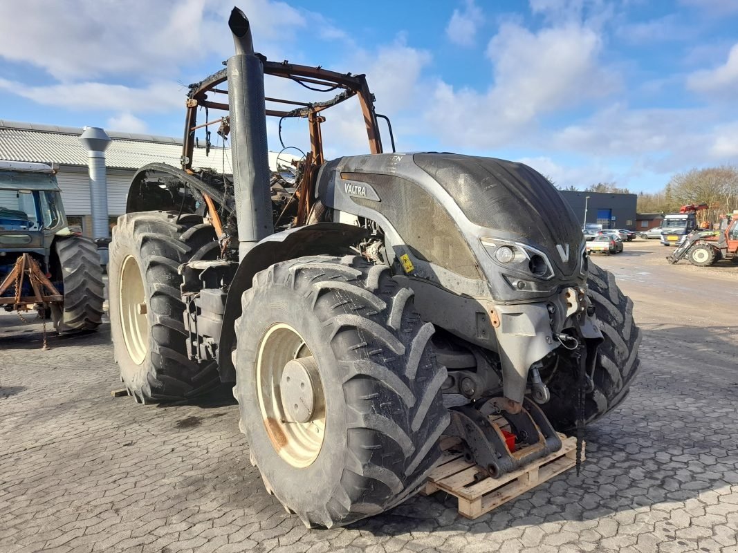 Traktor of the type Valtra S374, Gebrauchtmaschine in Viborg (Picture 2)