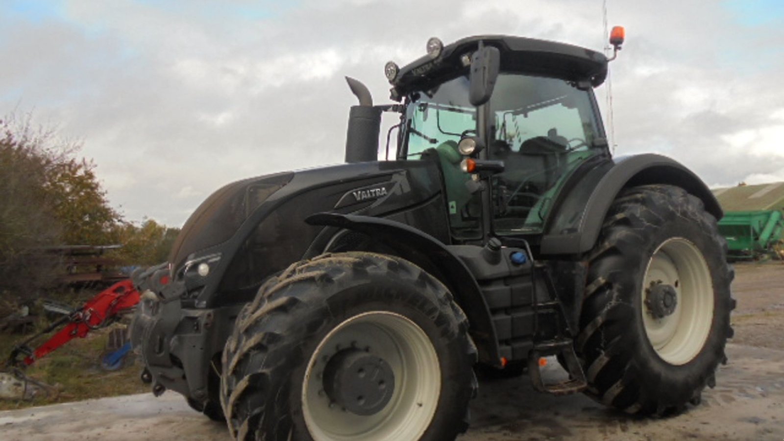 Traktor del tipo Valtra S374, Gebrauchtmaschine In Rønde (Immagine 6)