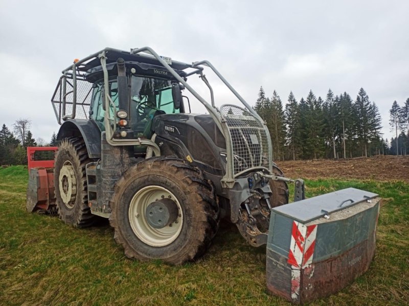 Traktor des Typs Valtra S374, Gebrauchtmaschine in Bad Oldesloe