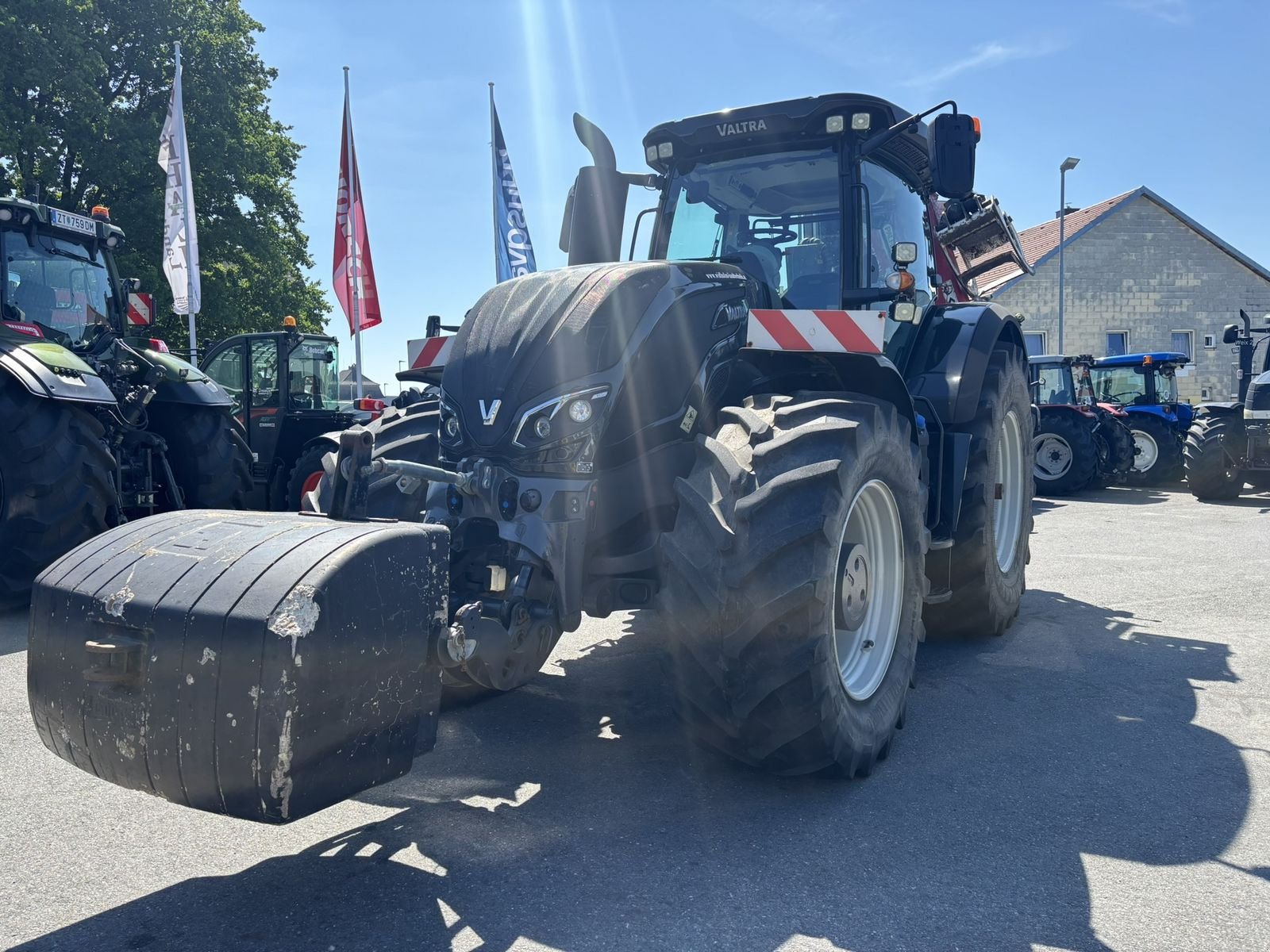 Traktor типа Valtra S394 (Stufe V), Gebrauchtmaschine в Göpfritz (Фотография 1)