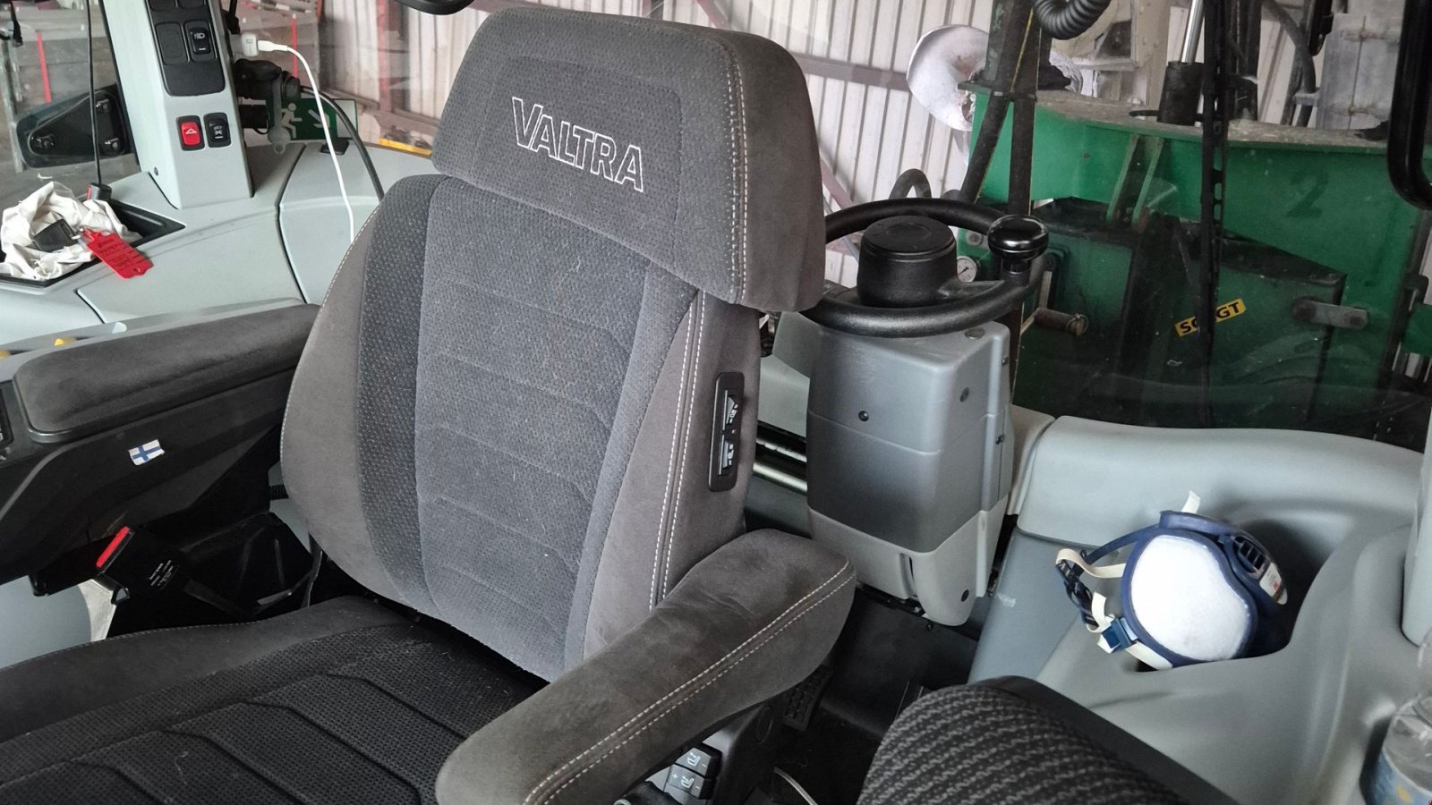 Traktor des Typs Valtra S394 Twintrac, front-pto., Gebrauchtmaschine in Høng (Bild 4)