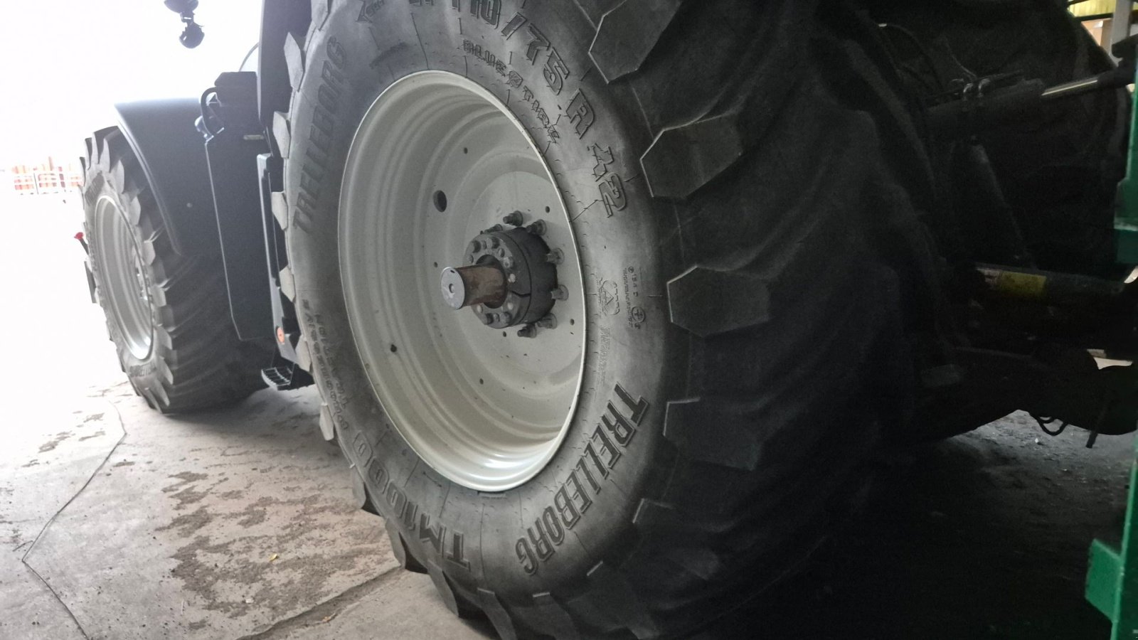 Traktor des Typs Valtra S394 Twintrac, front-pto., Gebrauchtmaschine in Høng (Bild 3)