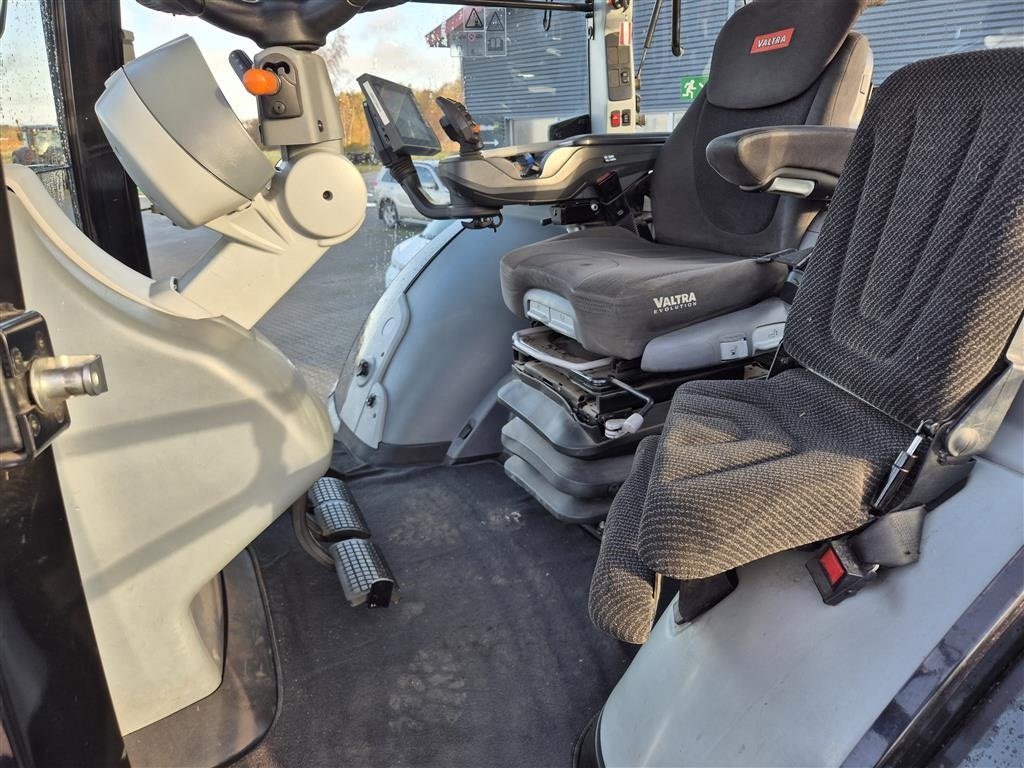 Traktor of the type Valtra S394 Twintrac, Gebrauchtmaschine in Høng (Picture 5)