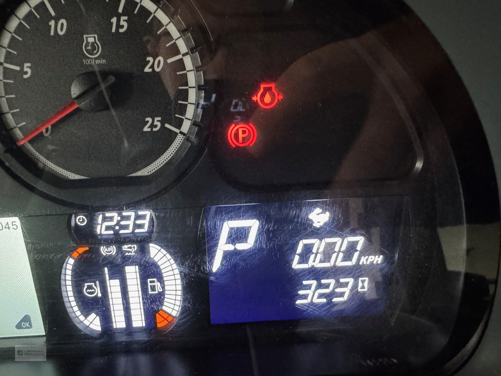 Traktor des Typs Valtra S394, Neumaschine in Löbau (Bild 15)