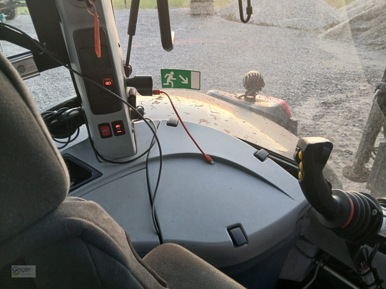 Traktor типа Valtra S394, Gebrauchtmaschine в Drachselsried (Фотография 10)