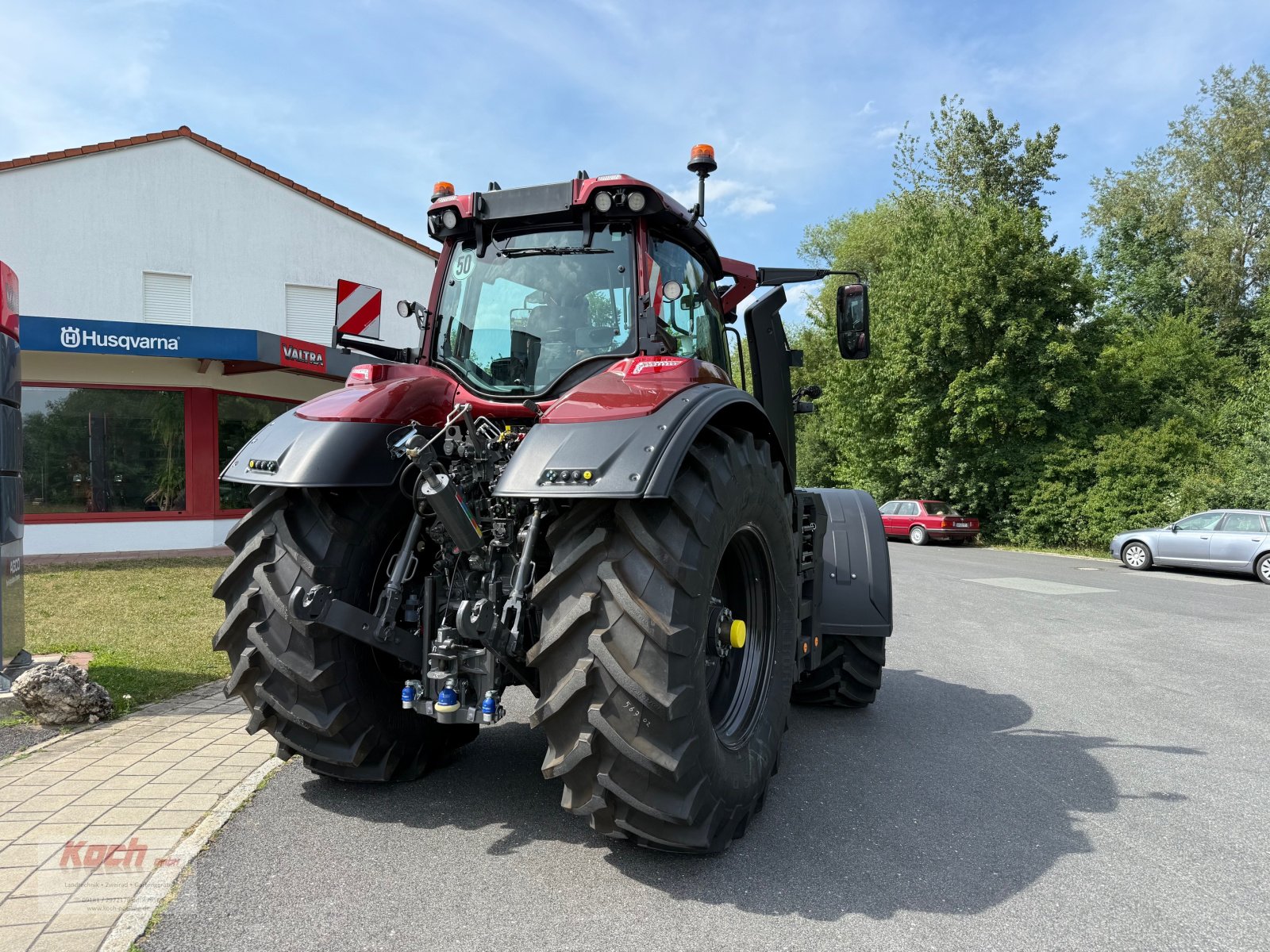 Traktor of the type Valtra S396, Neumaschine in Neumarkt / Pölling (Picture 4)