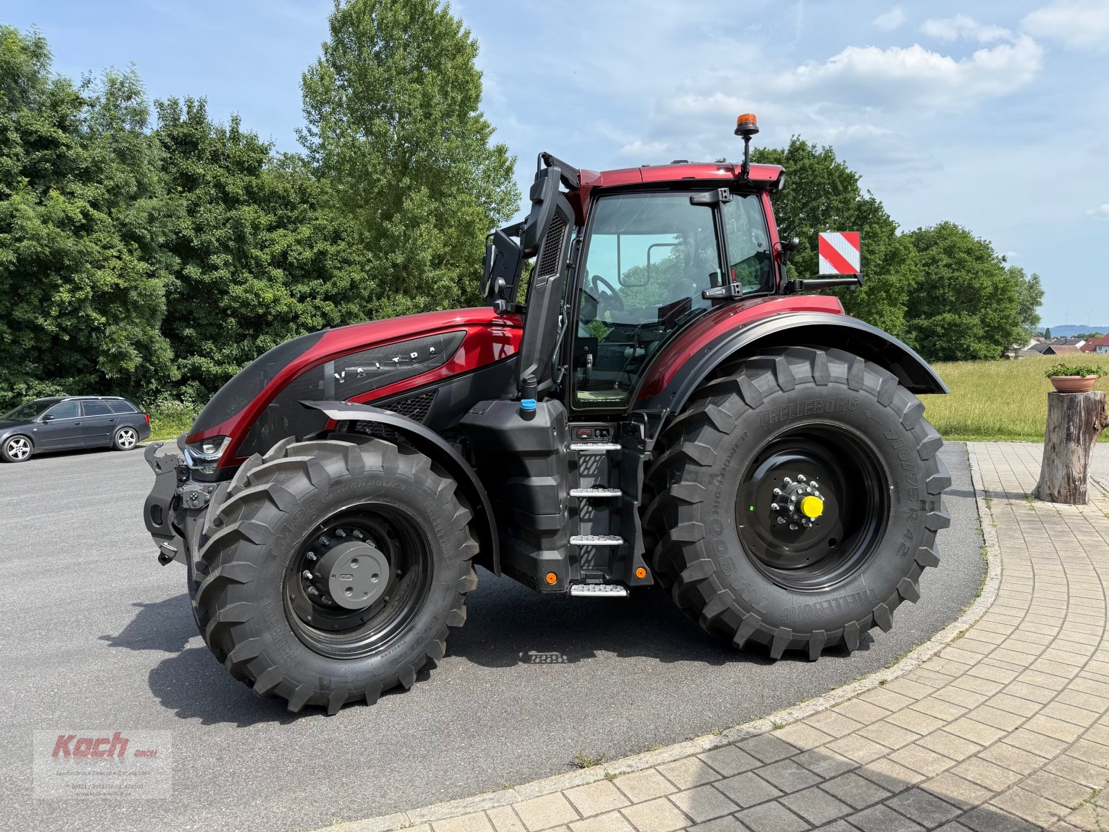 Traktor of the type Valtra S396, Neumaschine in Neumarkt / Pölling (Picture 8)