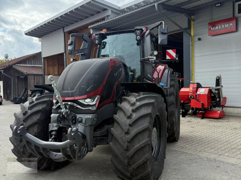 Traktor des Typs Valtra S416 Vorführer, Neumaschine in Fürsteneck (Bild 1)