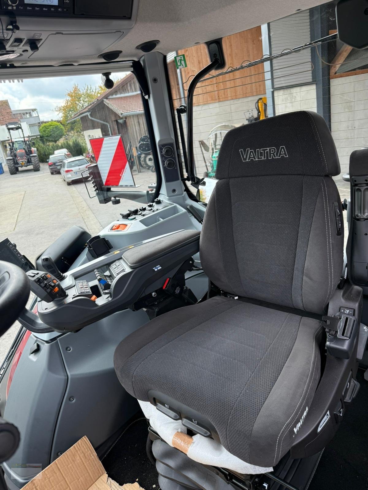 Traktor typu Valtra S416 Vorführer, Neumaschine v Fürsteneck (Obrázek 7)