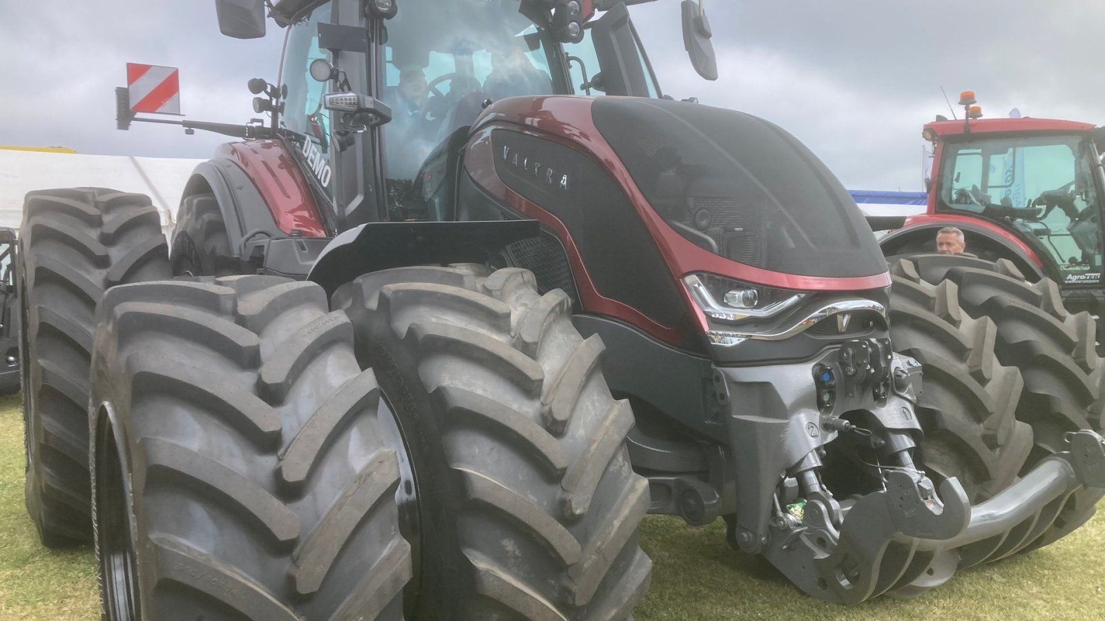 Traktor typu Valtra S416, Gebrauchtmaschine v Hobro (Obrázek 1)