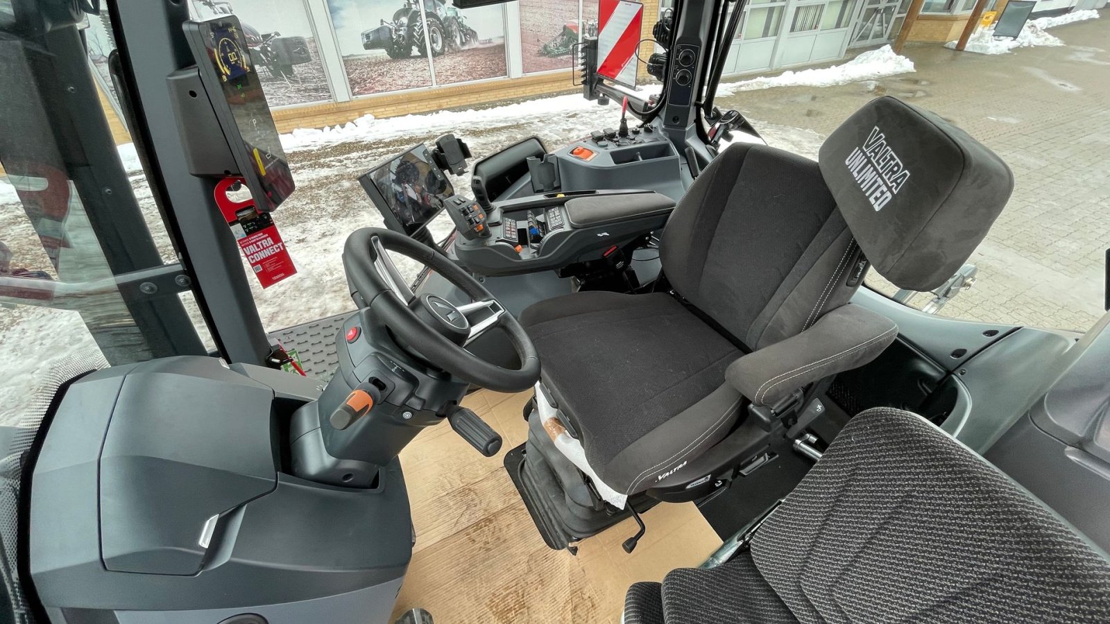 Traktor del tipo Valtra S416, Gebrauchtmaschine In Nimtofte (Immagine 11)