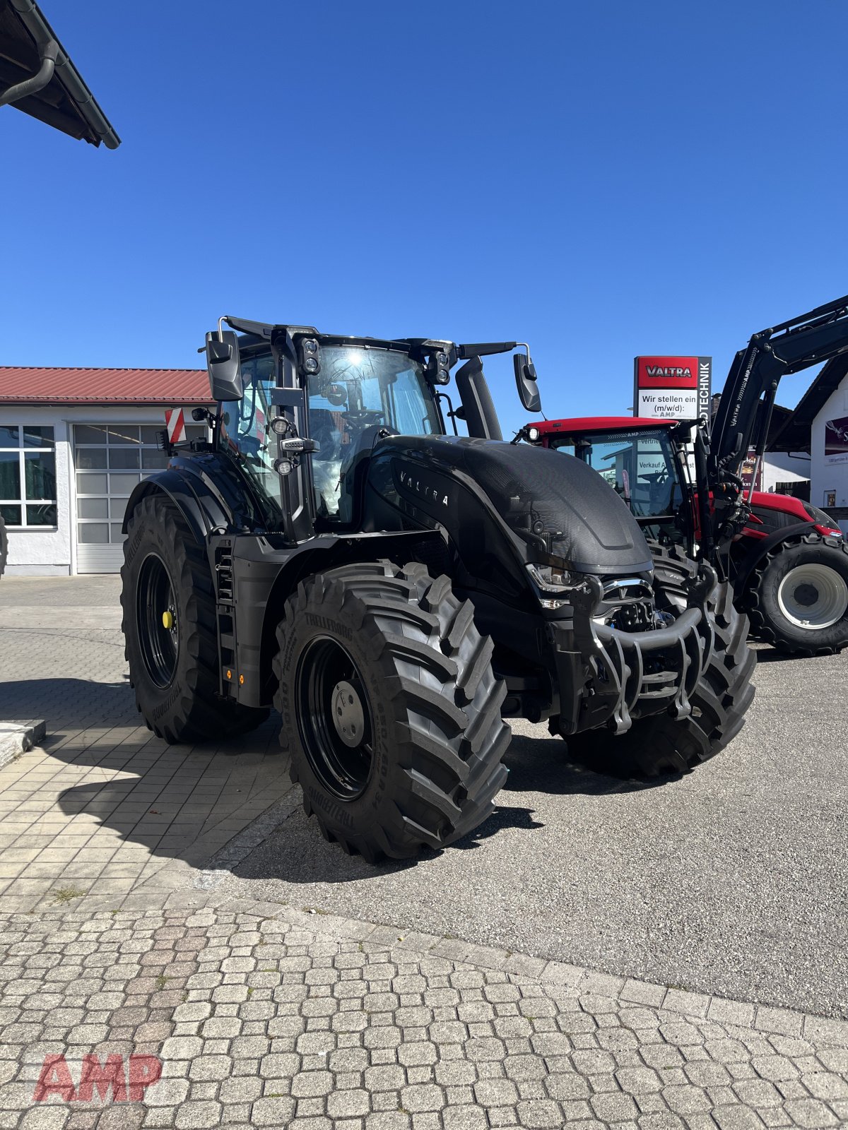 Traktor of the type Valtra S416, Neumaschine in Teising (Picture 2)